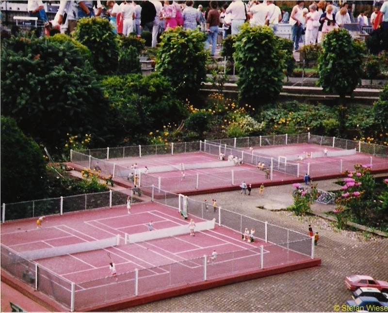 Niederlande-Netherland: Madurodam (Tennis Platz)